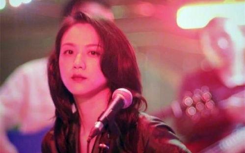 歌手搭档吃瓜,娱乐圈背后的甜蜜与争议